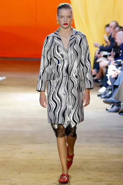 Look 7